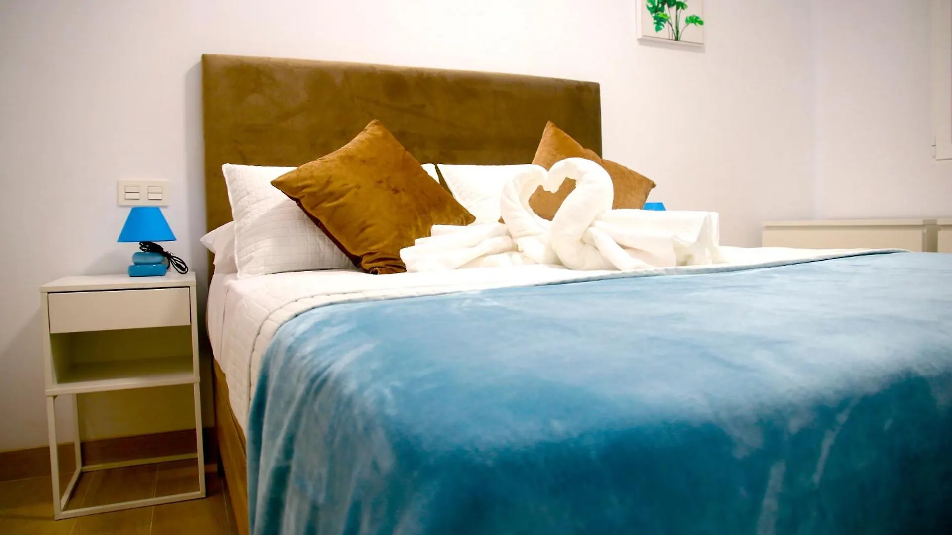 Castillo del Romeral Suites Verano Azul 0*, Castillo del Romeral ספרד