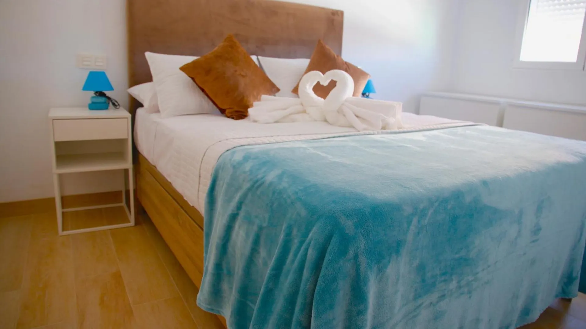 דירה Castillo del Romeral Suites Verano Azul ספרד